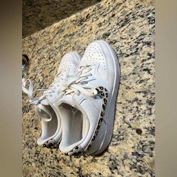 Nike Leopard Swoosh White (Women's) 🔥 - Picture 2 of 10